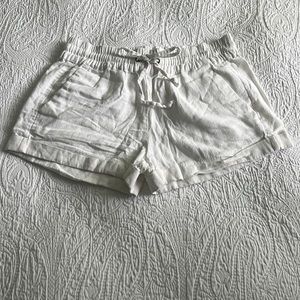 Woman white shorts